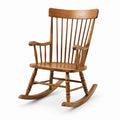 Fauteuil à bascule traditionnel en bois marron clair avec accoudoirs, 68 × 86 × 112 cm
